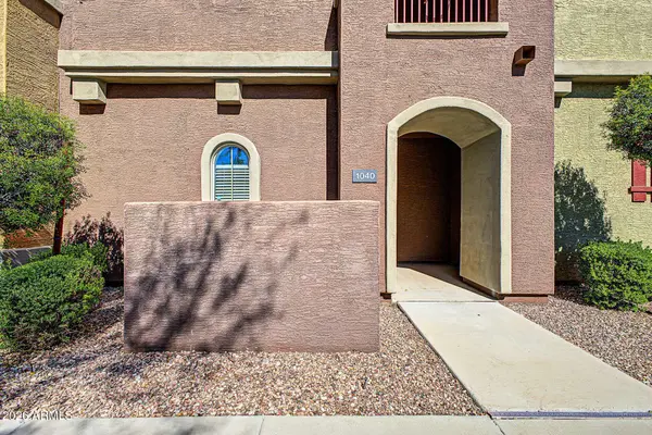 240 W JUNIPER Avenue #1040
