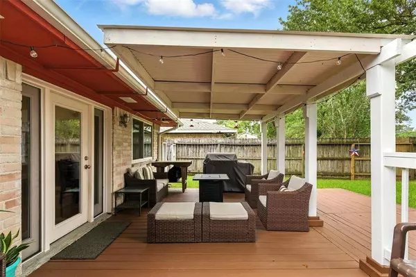 422 Elder Glen DR, Houston, TX 77598