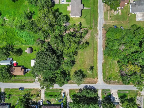 6718 Overton ST, Hitchcock, TX 77563