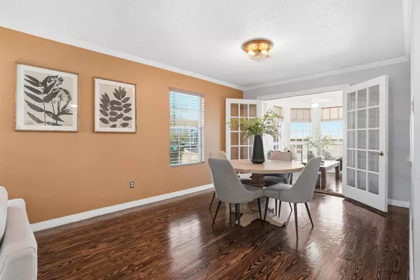 818 Cedar RD, Clear Lake Shores, TX 77565