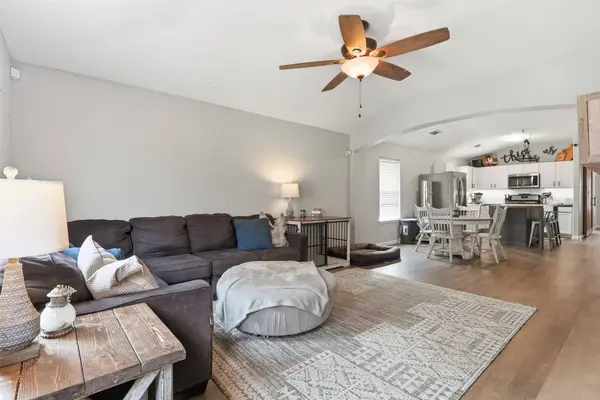 122 Easton Glen LN, Dickinson, TX 77539