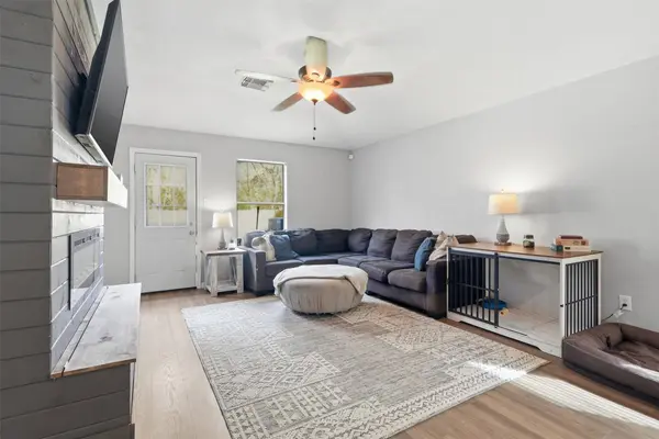 122 Easton Glen LN, Dickinson, TX 77539