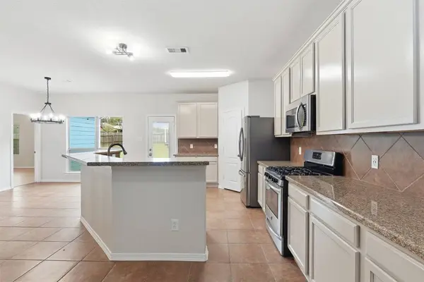 2078 Midlane DR, Conroe, TX 77301