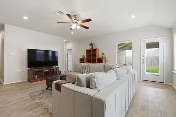 11016 33rd AVE N, Texas City, TX 77591