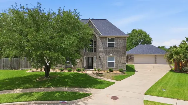 2402 Daytona CT, Friendswood, TX 77546