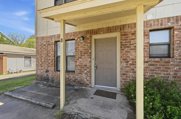 8011 Lazy LN #B, Austin, TX 78757