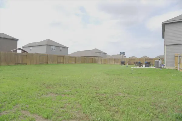 14300 Prairie Sod LN, Elgin, TX 78621