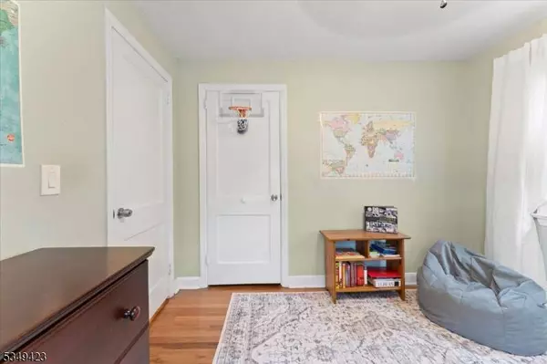 31 La Grande Ave, Fanwood Boro, NJ 07023