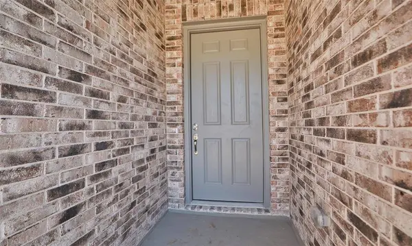 1011 Navasota ST, Webster, TX 77598