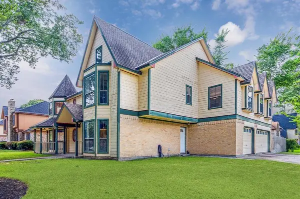 2739 Blue Glen LN, Houston, TX 77073