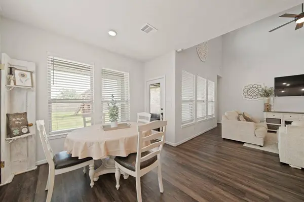 358 Cavil Barrier LN, La Porte, TX 77571