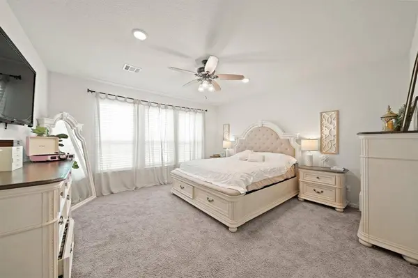 358 Cavil Barrier LN, La Porte, TX 77571