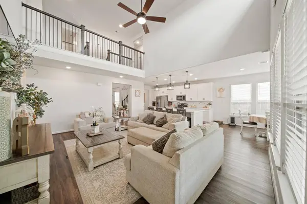 358 Cavil Barrier LN, La Porte, TX 77571