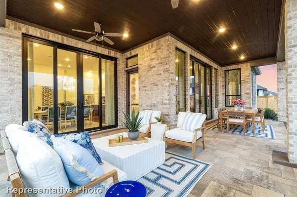 840 Artemis CIR, Webster, TX 77598