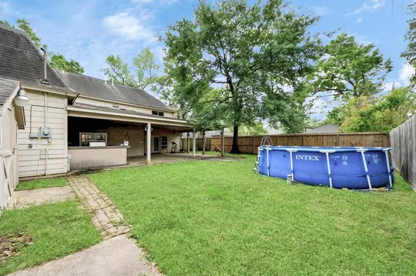 2002 Saddlecreek DR, Houston, TX 77090