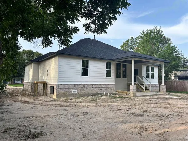 306 Willow Vista DR, El Lago, TX 77586