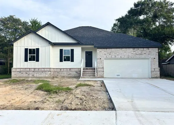 306 Willow Vista DR, El Lago, TX 77586