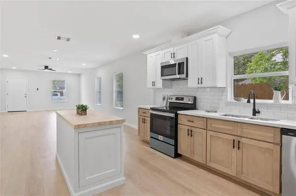 2811 Winbern ST, Houston, TX 77004