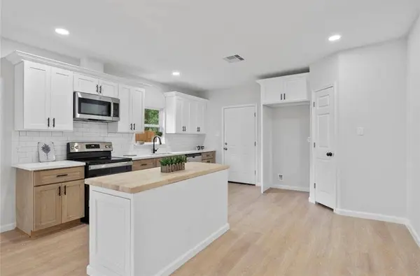 2811 Winbern ST, Houston, TX 77004