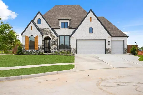 840 Artemis CIR, Webster, TX 77598