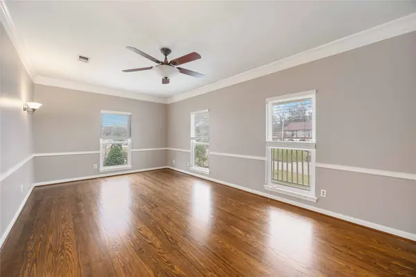 18623 Point Lookout DR, Nassau Bay, TX 77058