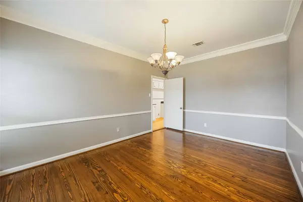 18623 Point Lookout DR, Nassau Bay, TX 77058