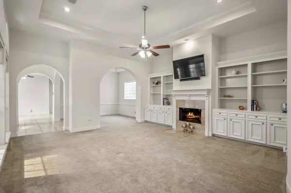 6604 Queensclub DR, Houston, TX 77069
