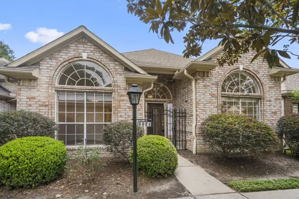 6604 Queensclub DR, Houston, TX 77069