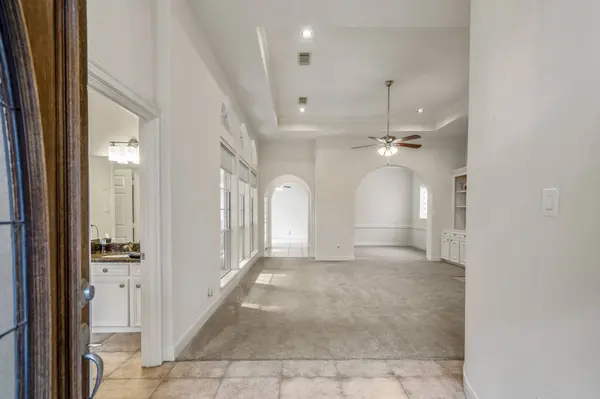 6604 Queensclub DR, Houston, TX 77069
