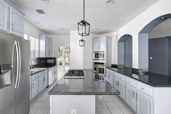 9114 Brahms LN, Houston, TX 77040