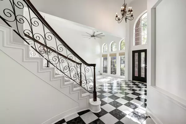 9114 Brahms LN, Houston, TX 77040