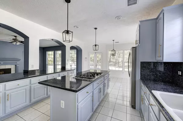 9114 Brahms LN, Houston, TX 77040