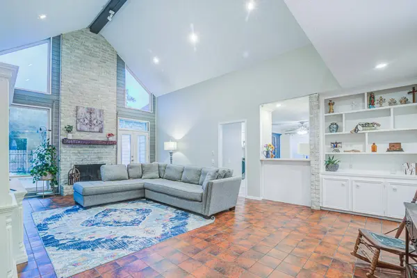16402 Clearcrest DR, Houston, TX 77059