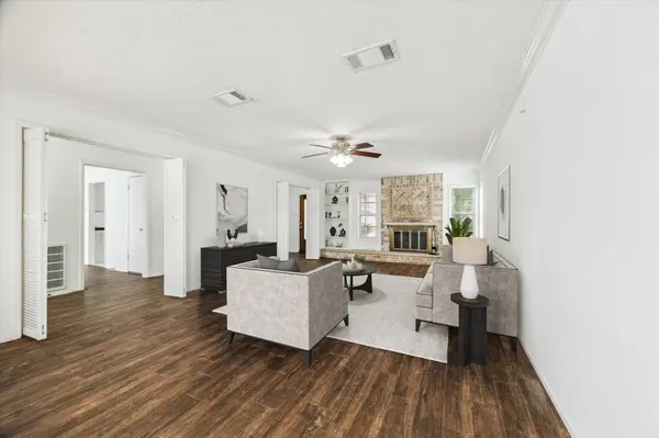 607 Oak Harbor DR, Houston, TX 77062