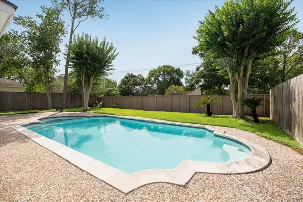 607 Oak Harbor DR, Houston, TX 77062