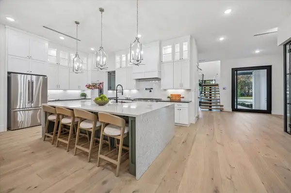 431 W 30th ST, Houston, TX 77018