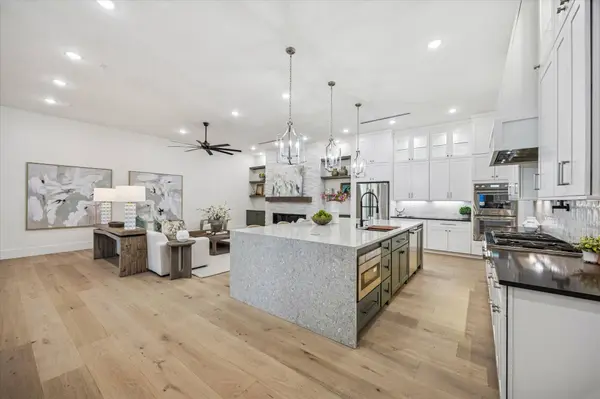 431 W 30th ST, Houston, TX 77018