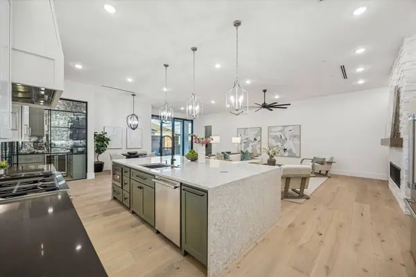 431 W 30th ST, Houston, TX 77018