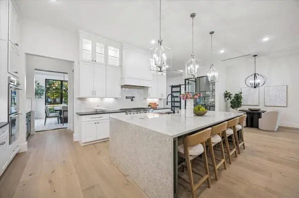 431 W 30th ST, Houston, TX 77018