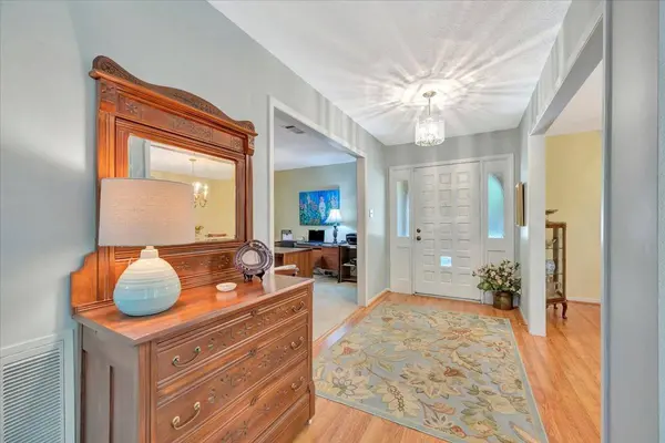 15518 Pleasant Valley RD, Houston, TX 77062