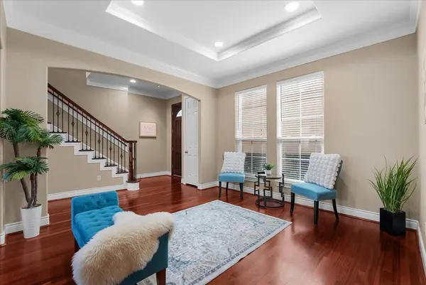 5624 Dolores St, Houston, TX 77057