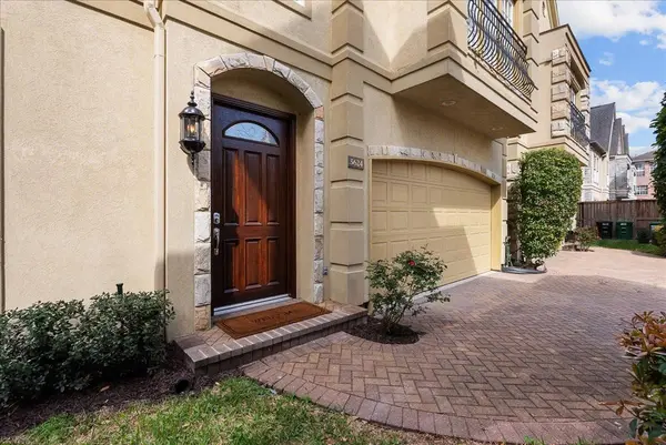 5624 Dolores St, Houston, TX 77057