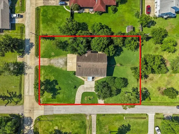 518 Seagrove ST, La Porte, TX 77571