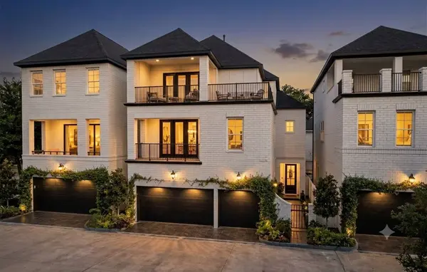 5916 Cottage Grove Lake DR, Houston, TX 77007