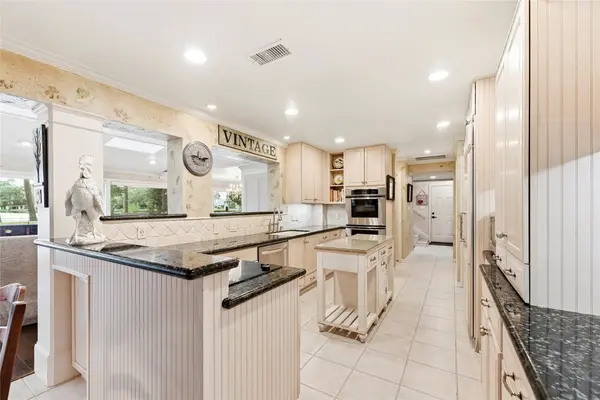 13131 Holston Hills DR, Houston, TX 77069