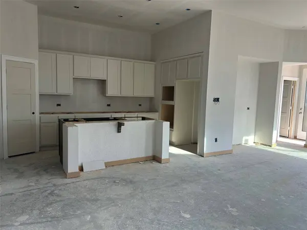 2730 Pathway Crest LN, Webster, TX 77598