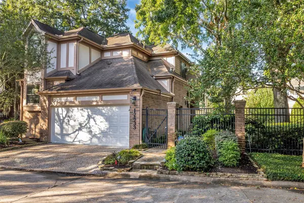 12833 Kingsbridge LN, Houston, TX 77077