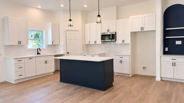 8715 Victoria Forest DR, Houston, TX 77088