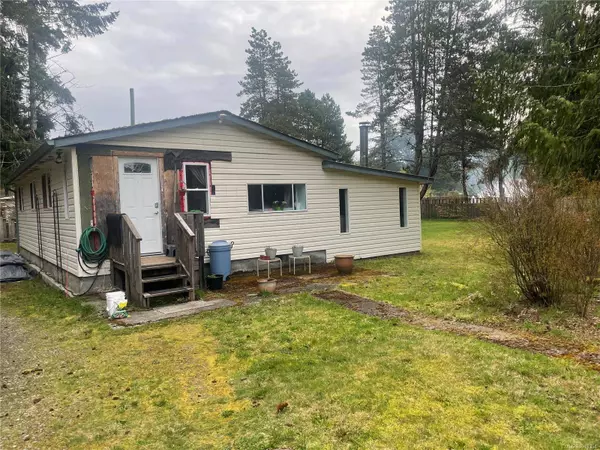 247 Huson Rd, Qualicum Beach, BC V9K 2A2