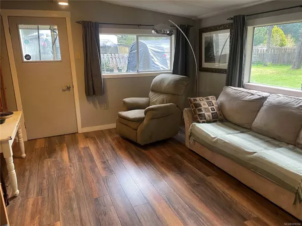 247 Huson Rd, Qualicum Beach, BC V9K 2A2